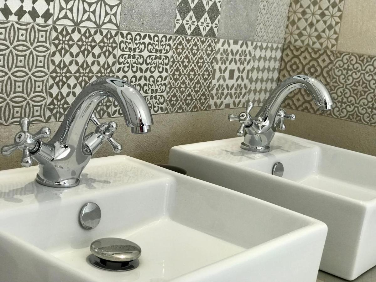 O 36 Rempart Sud B&B Aigues-Mortes Buitenkant foto