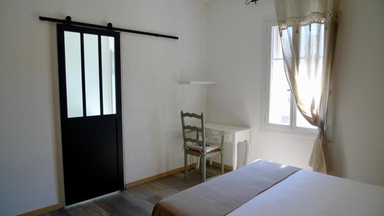 O 36 Rempart Sud B&B Aigues-Mortes Buitenkant foto
