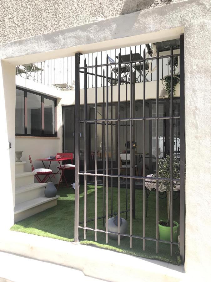 O 36 Rempart Sud B&B Aigues-Mortes Buitenkant foto