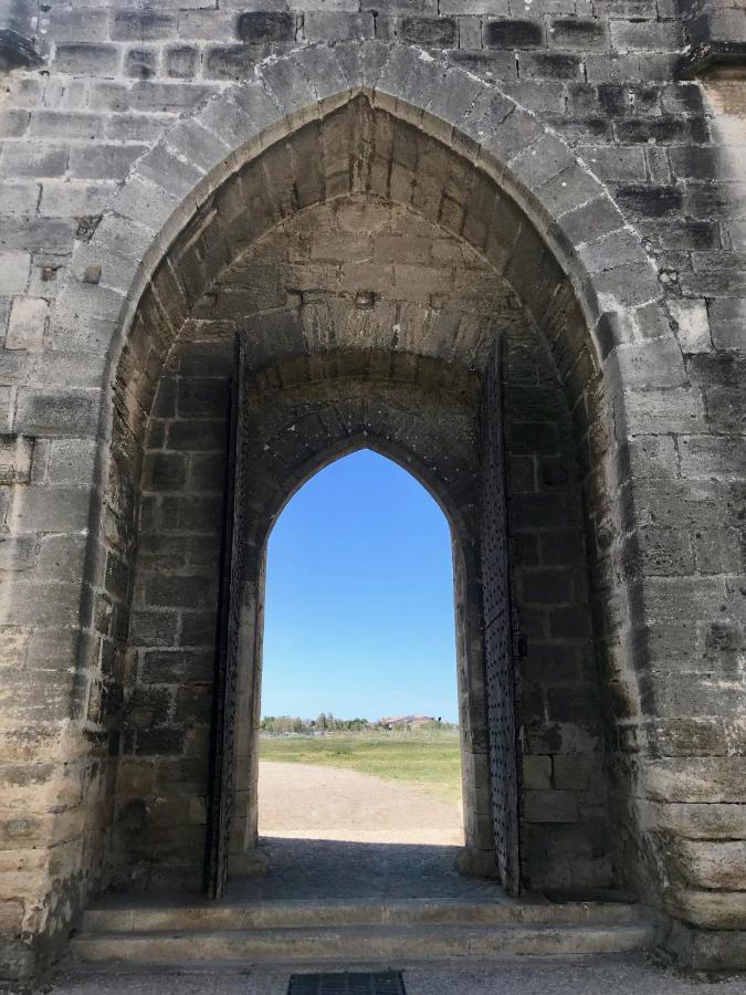 O 36 Rempart Sud B&B Aigues-Mortes Buitenkant foto