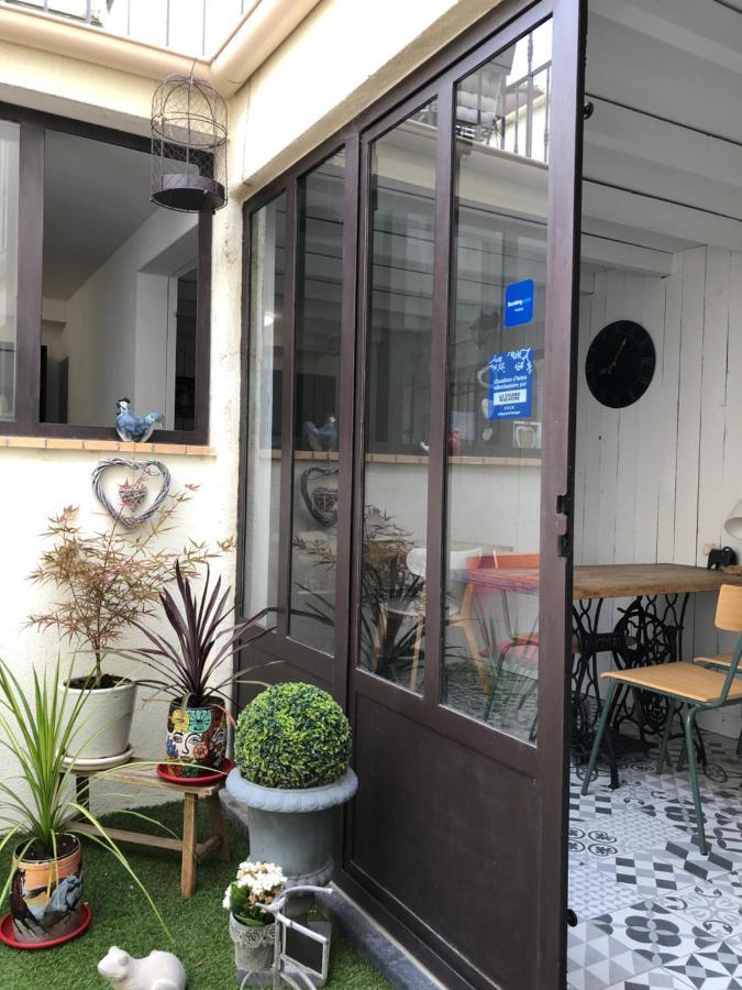 O 36 Rempart Sud B&B Aigues-Mortes Buitenkant foto